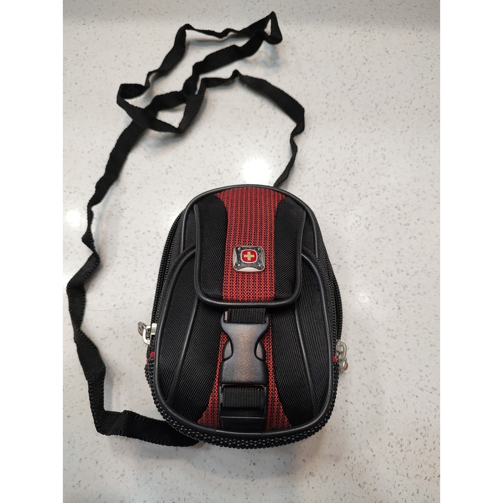 Wenger SwissGear Small Camera Case with Belt Loop Burgandy Black Zip Compartment